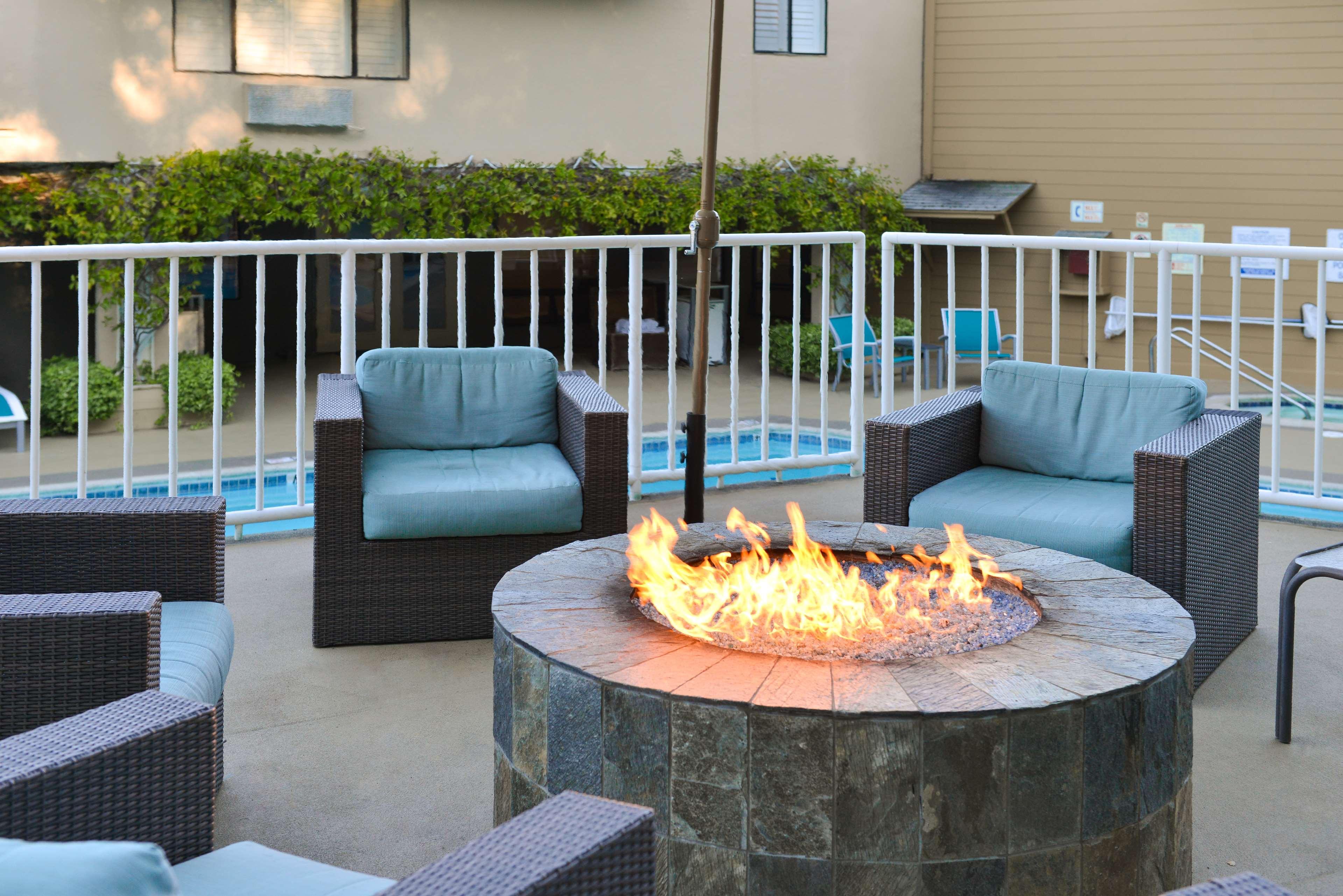 Best Western Plus Novato Oaks Inn Екстериор снимка
