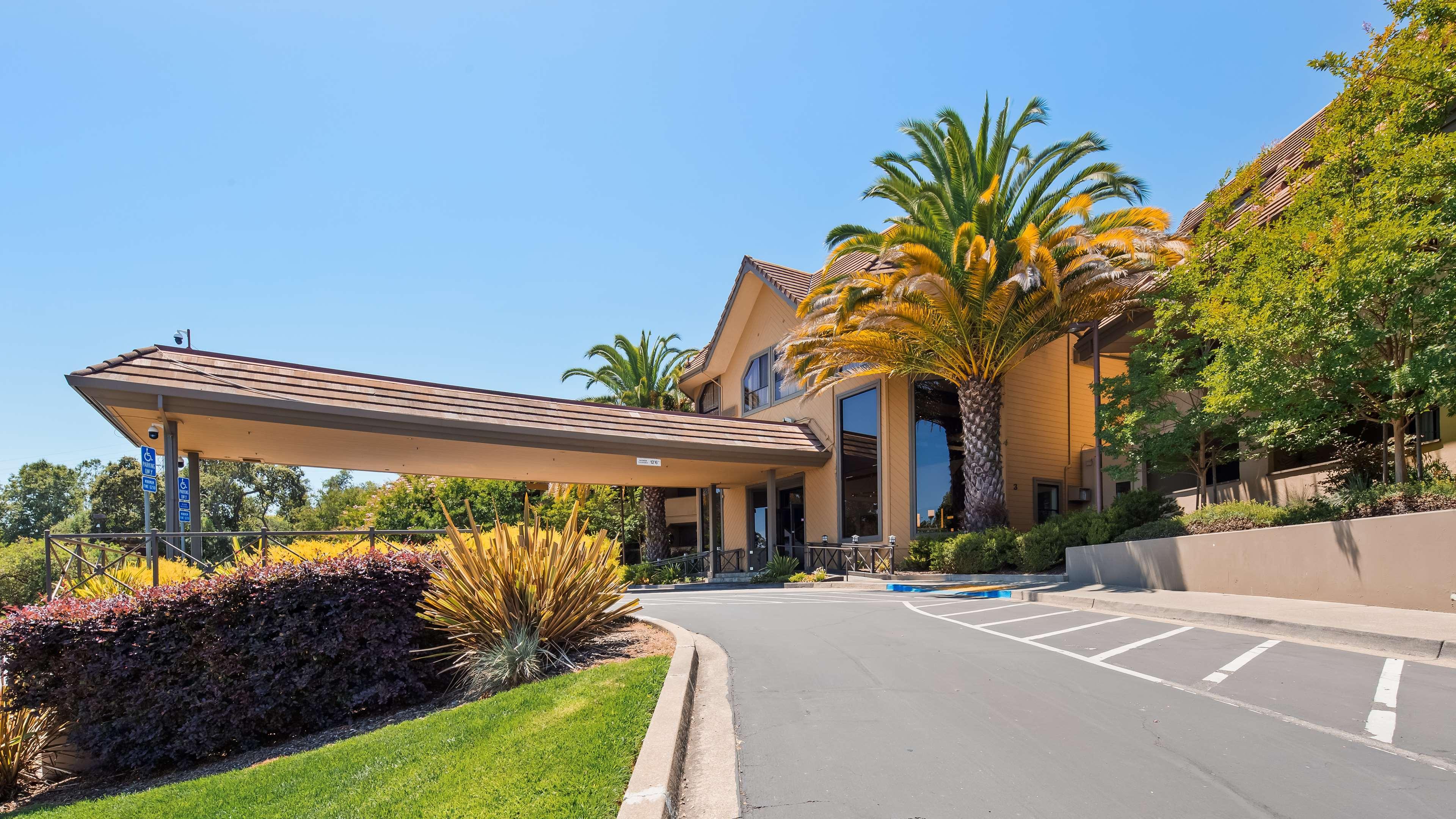 Best Western Plus Novato Oaks Inn Екстериор снимка