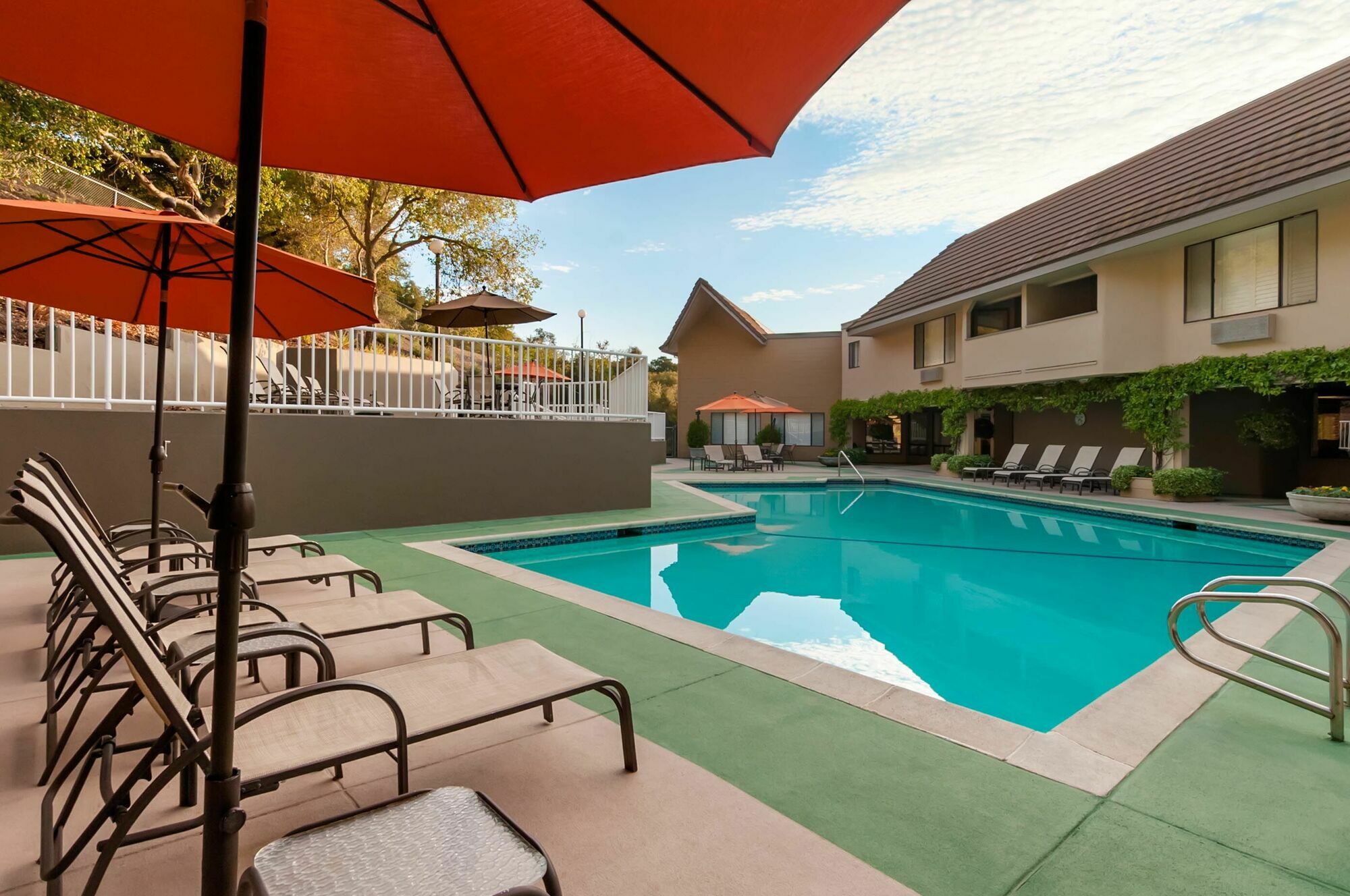 Best Western Plus Novato Oaks Inn Екстериор снимка